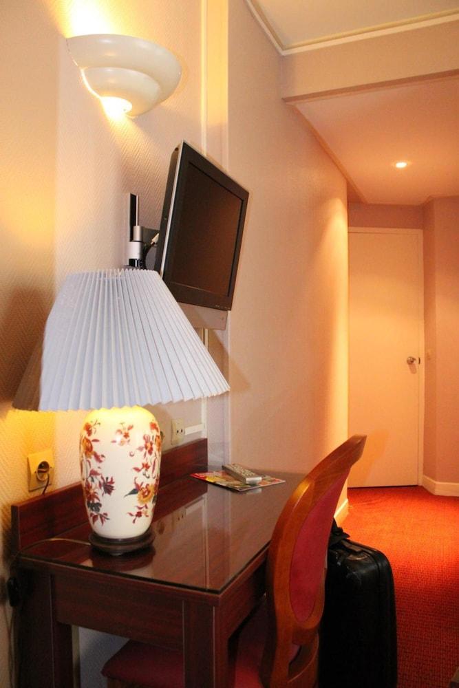 โรงแรมเรอแล แบร์กซง ปารีส ภายนอก รูปภาพ
